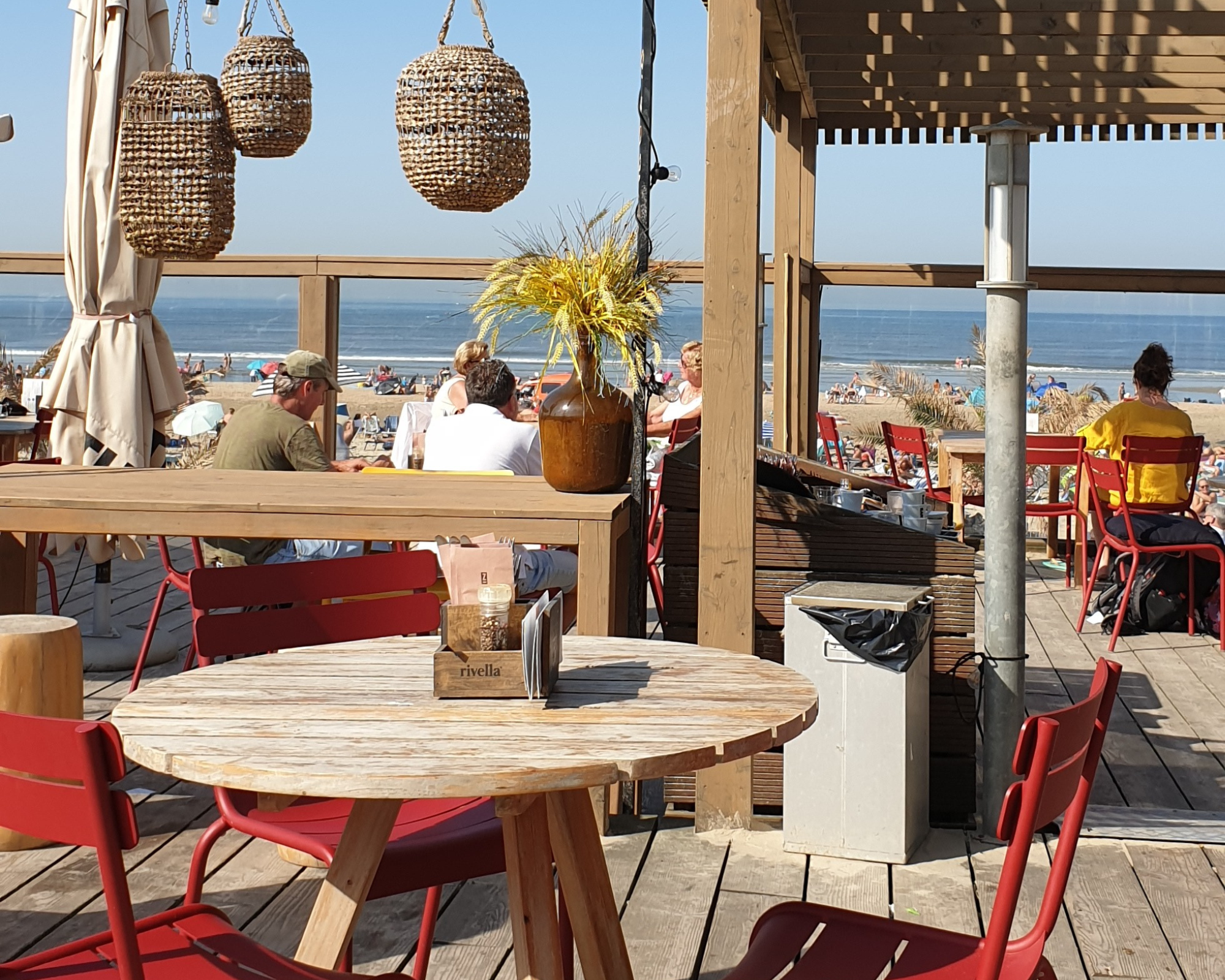 3x een strandtent in Castricum aan Zee